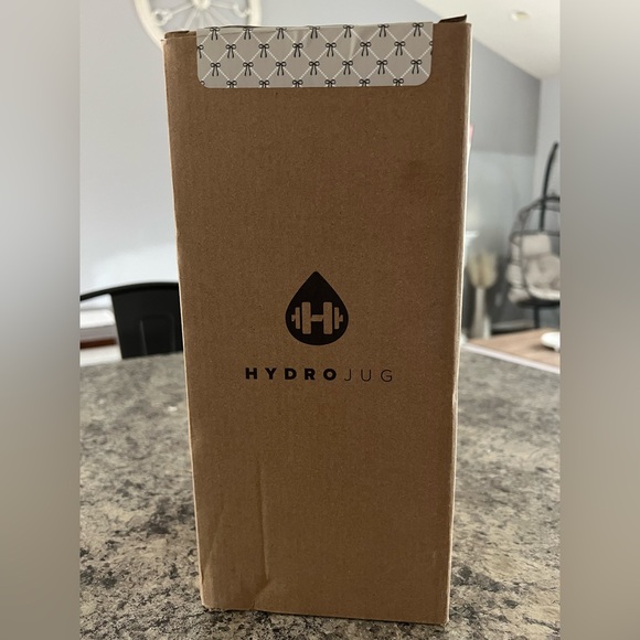 Limited Edition Stella Hydrojug - Picture 2 of 5